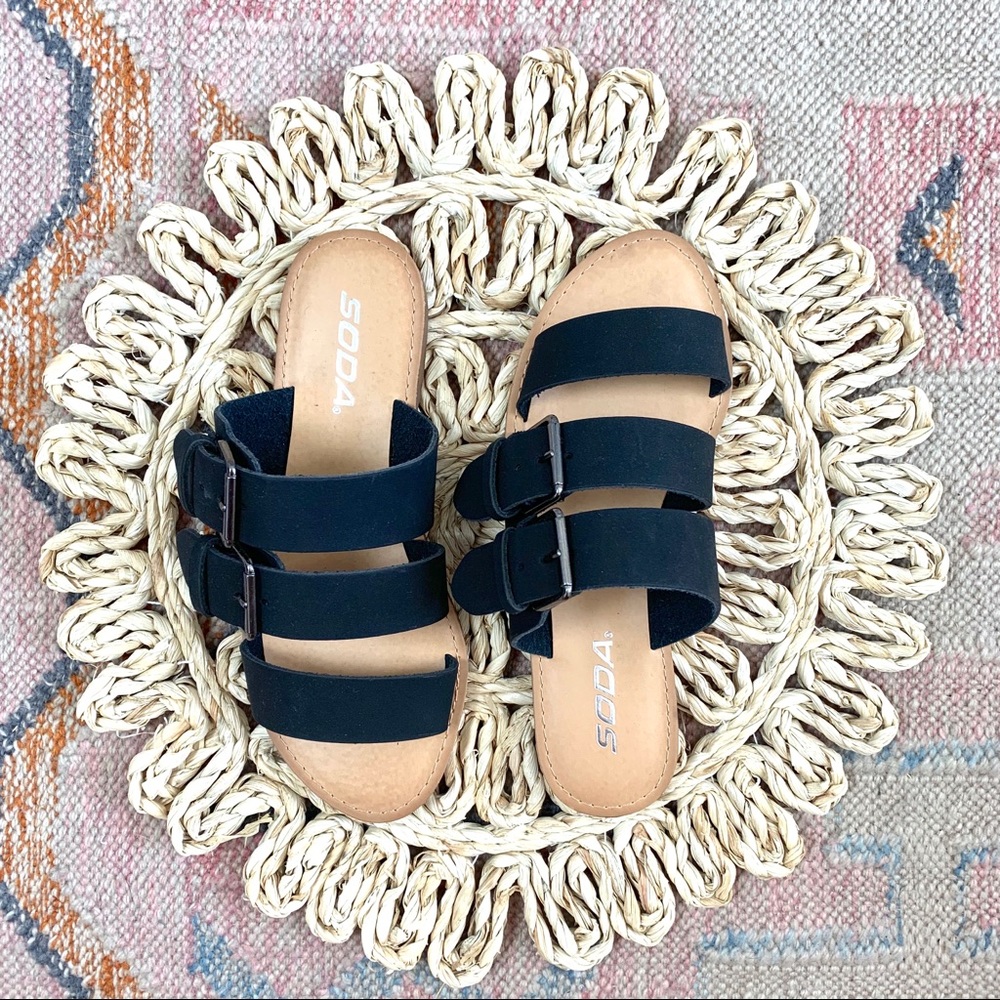 ✨ Final Price- Black Slide Sandals - Picture 2 of 5